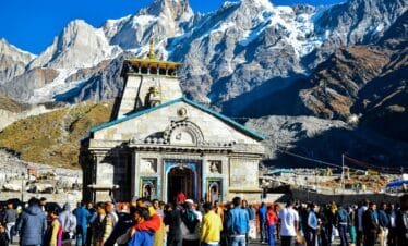 Sacred Kedarnath Temple in Uttarakhand – A revered Hindu pilgrimage site, part of the Char Dham and Panch Kedar Yatra, surrounded by the majestic Himalayas