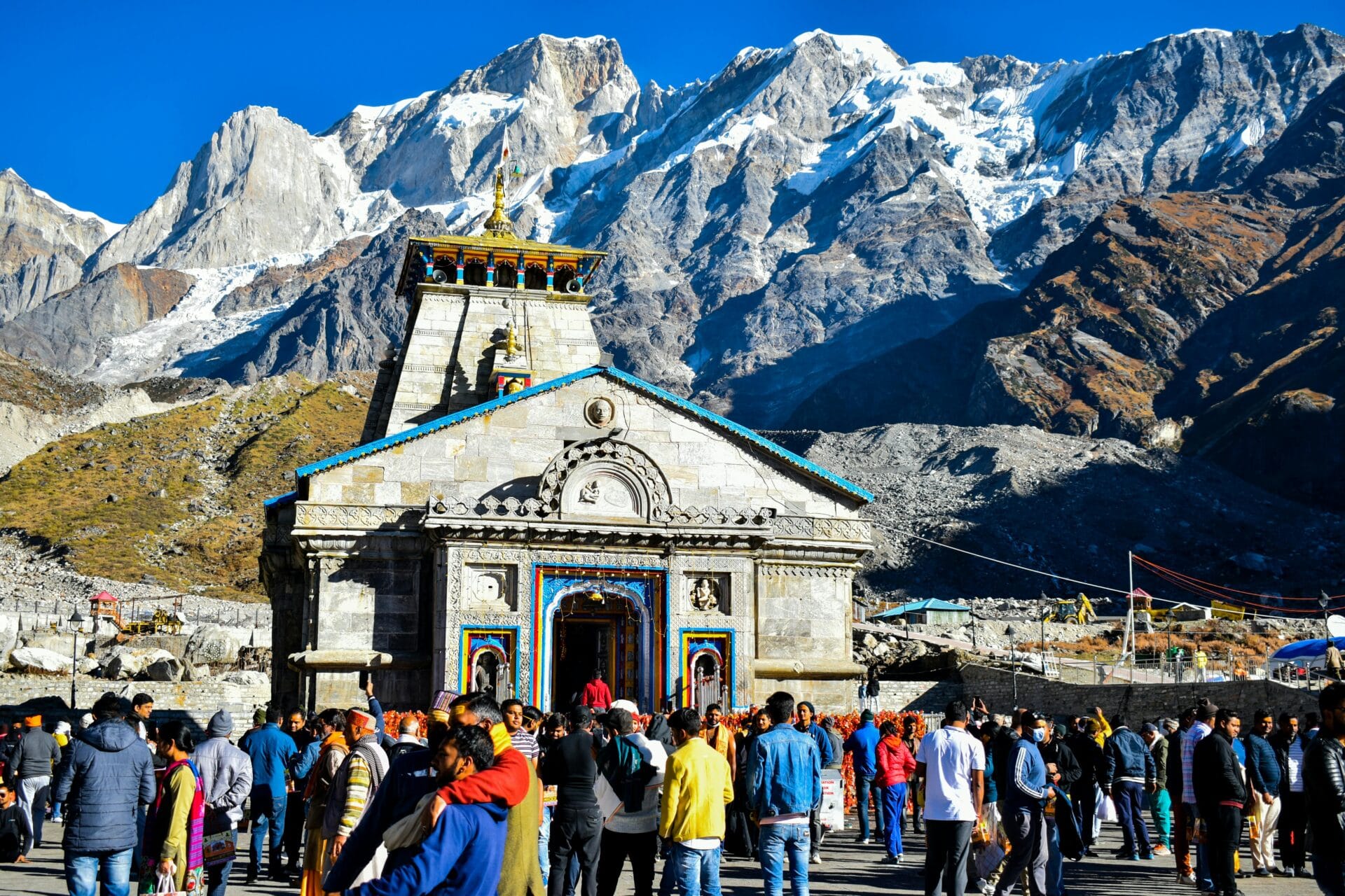 Sacred Kedarnath Temple in Uttarakhand – A revered Hindu pilgrimage site, part of the Char Dham and Panch Kedar Yatra, surrounded by the majestic Himalayas